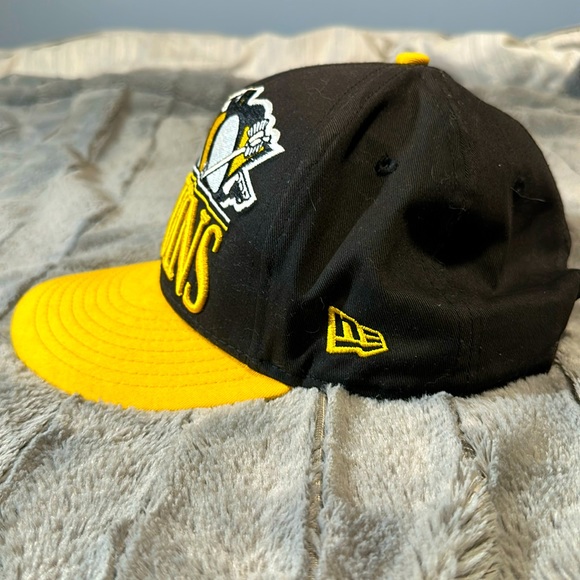 Vintage Pittsburgh Penguins New Era Hat - Picture 3 of 6